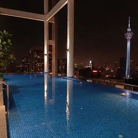 Col 93A 2Queen Bed Balcony Klcc View Family Suites Kuala Lumpur Exterior photo
