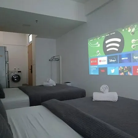 Col 93A 2Queen Bed Balcony Klcc View Family Suites Kuala Lumpur Exterior photo