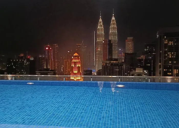 Col 93A 2Queen Bed Balcony Klcc View Family Suites