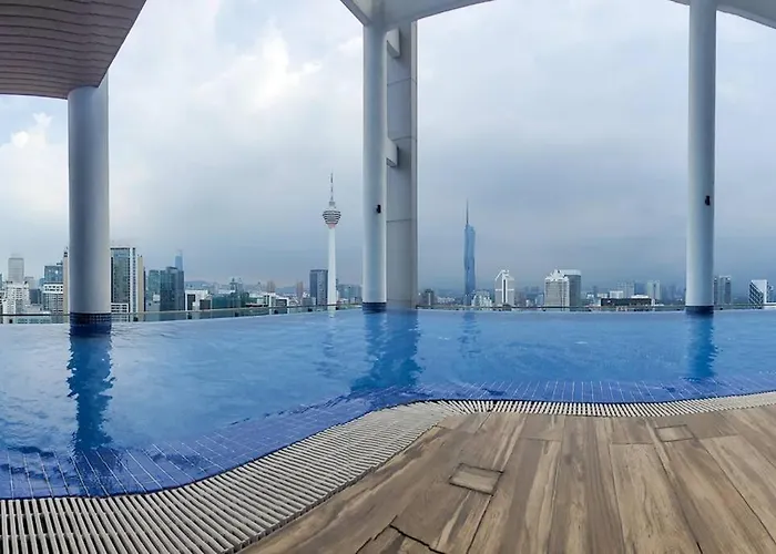Col 93A 2Queen Bed Balcony Klcc View Family Suites