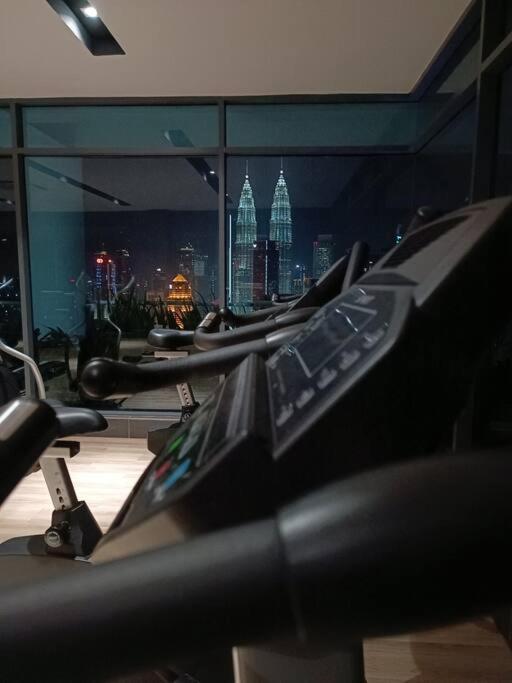 Apartment Col 93a 2queen Bed Balcony Klcc View Family Kuala Lumpur