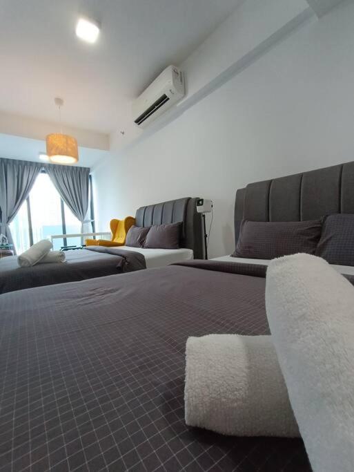 Apartment Col 93a 2queen Bed Balcony Klcc View Family Kuala Lumpur
