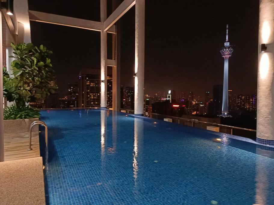 Col 93a 2queen Bed Balcony Klcc View Family