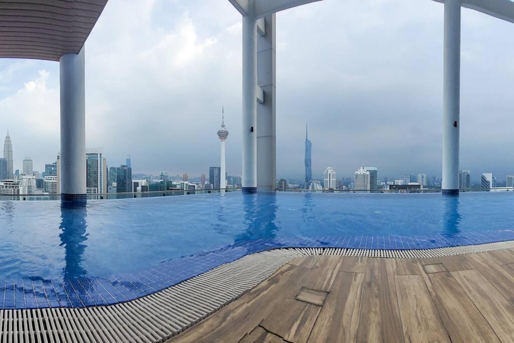 Col 93a 2queen Bed Balcony Klcc View Family *