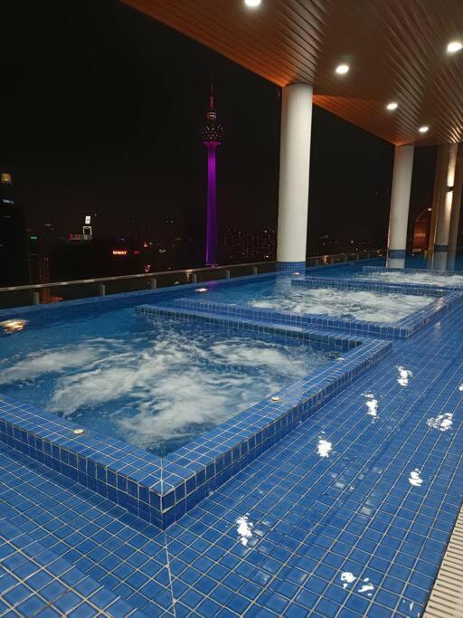 Col 93a 2queen Bed Balcony Klcc View Family