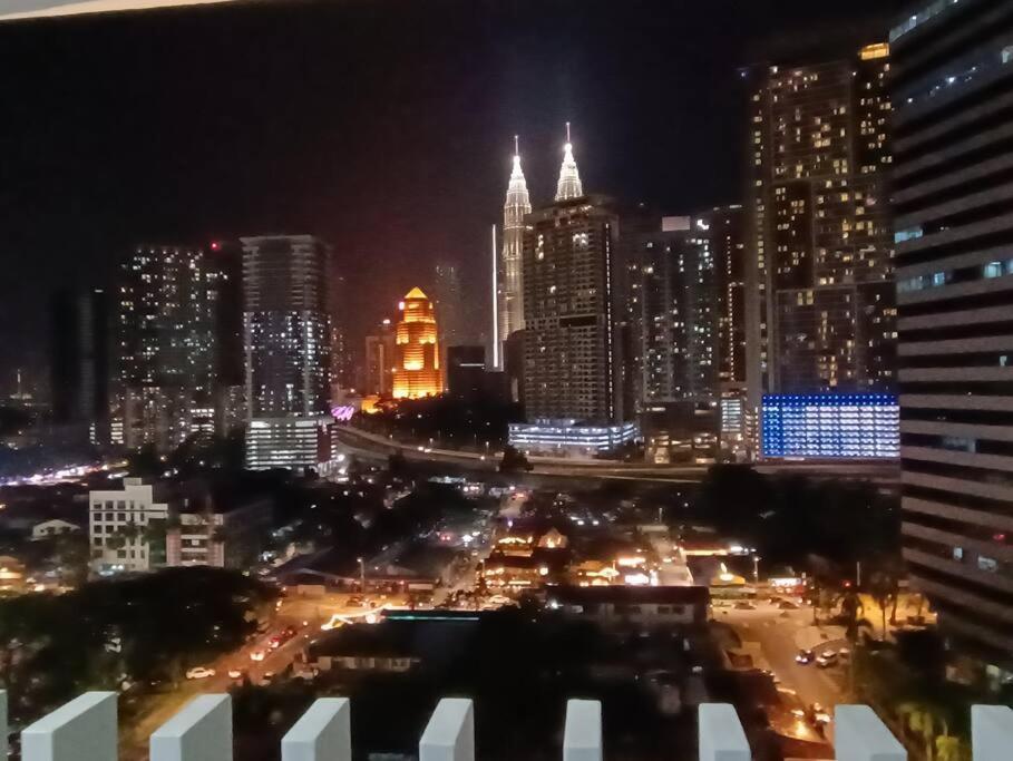 Col 93a 2queen Bed Balcony Klcc View Family * Kuala Lumpur